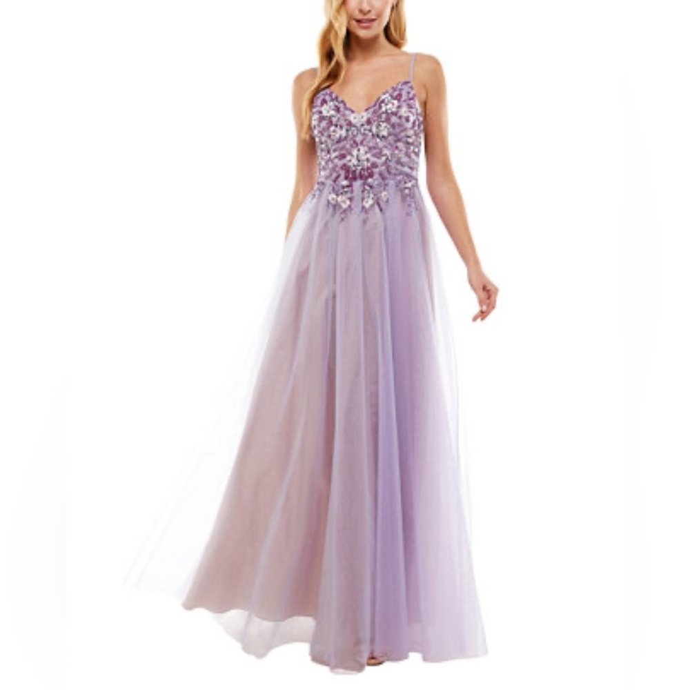 NWT. Say Yes to the Prom V-neck ballgown. Size 5.